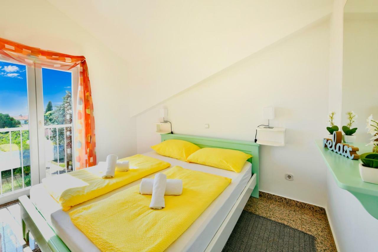 Appartamento Apartman Del Mar Porec Esterno foto